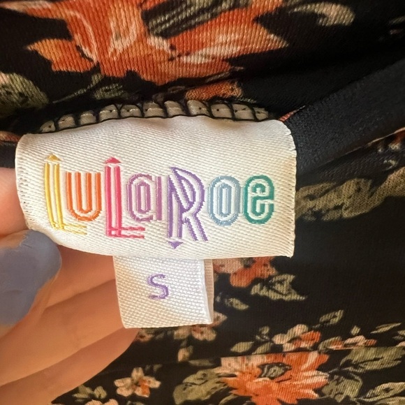 LulaRoe mid length floral skirt size small - Picture 4 of 4